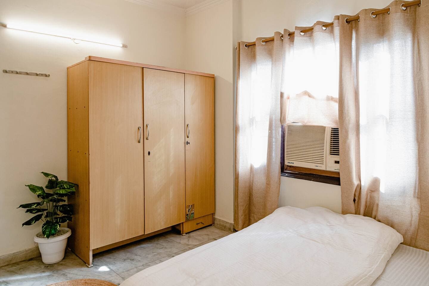 2BHK Jewel by Hauz Khas Fort - Photo 4