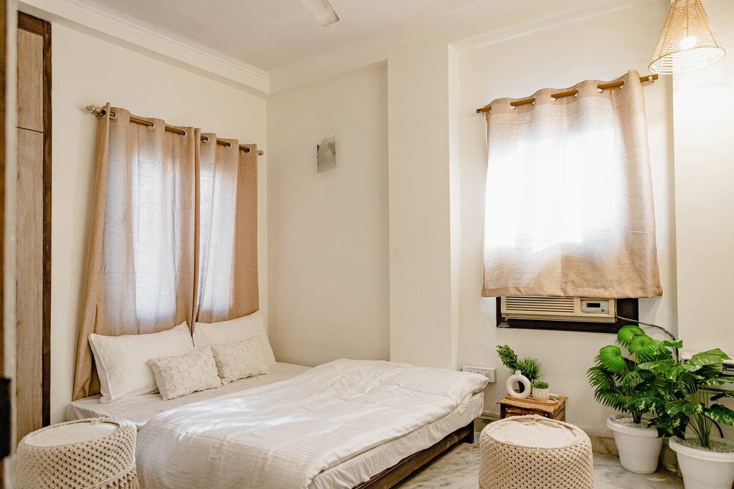 2BHK Jewel by Hauz Khas Fort - Photo 3