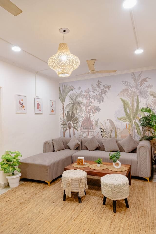 3Bhk Mughal gem by Hauz Khas