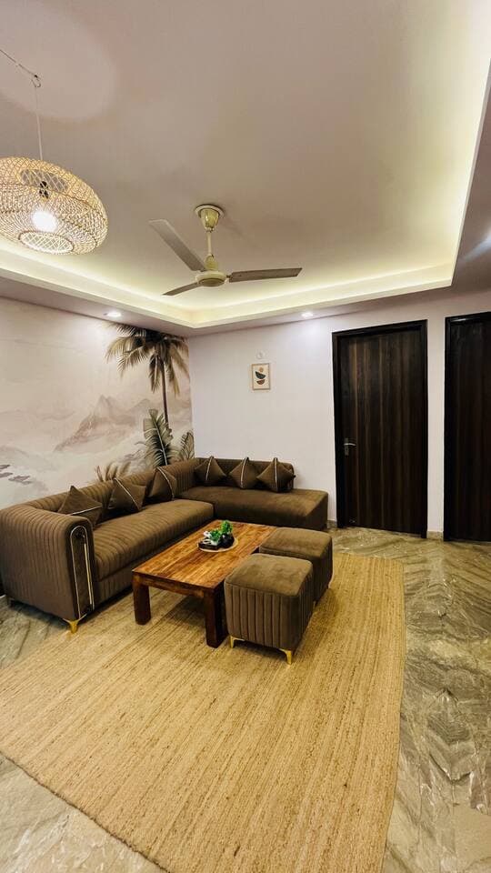Chhatarpur’s Cozy 3BHK Getaway - Photo 5