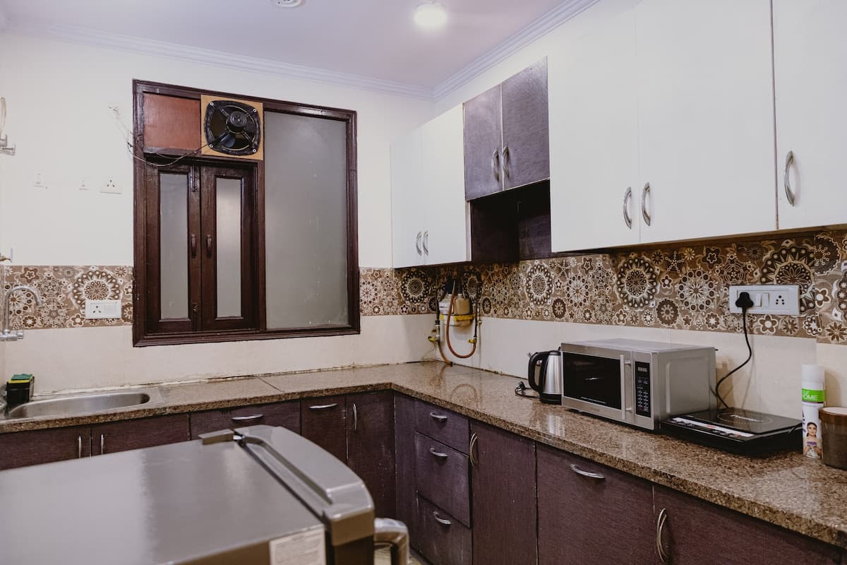 Serene 3bhk In Chattarpur | Near Qutub Minar - Photo 3