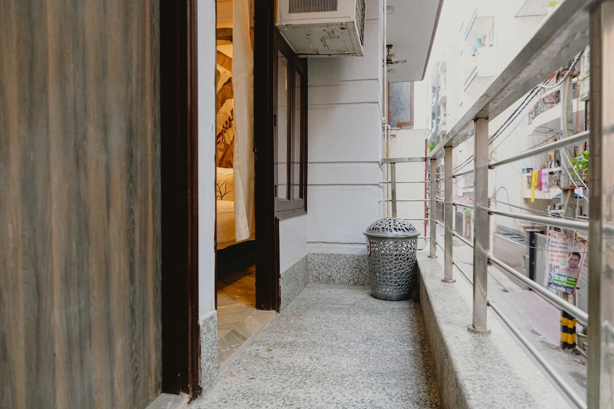 Serene 3bhk In Chattarpur | Near Qutub Minar - Photo 4