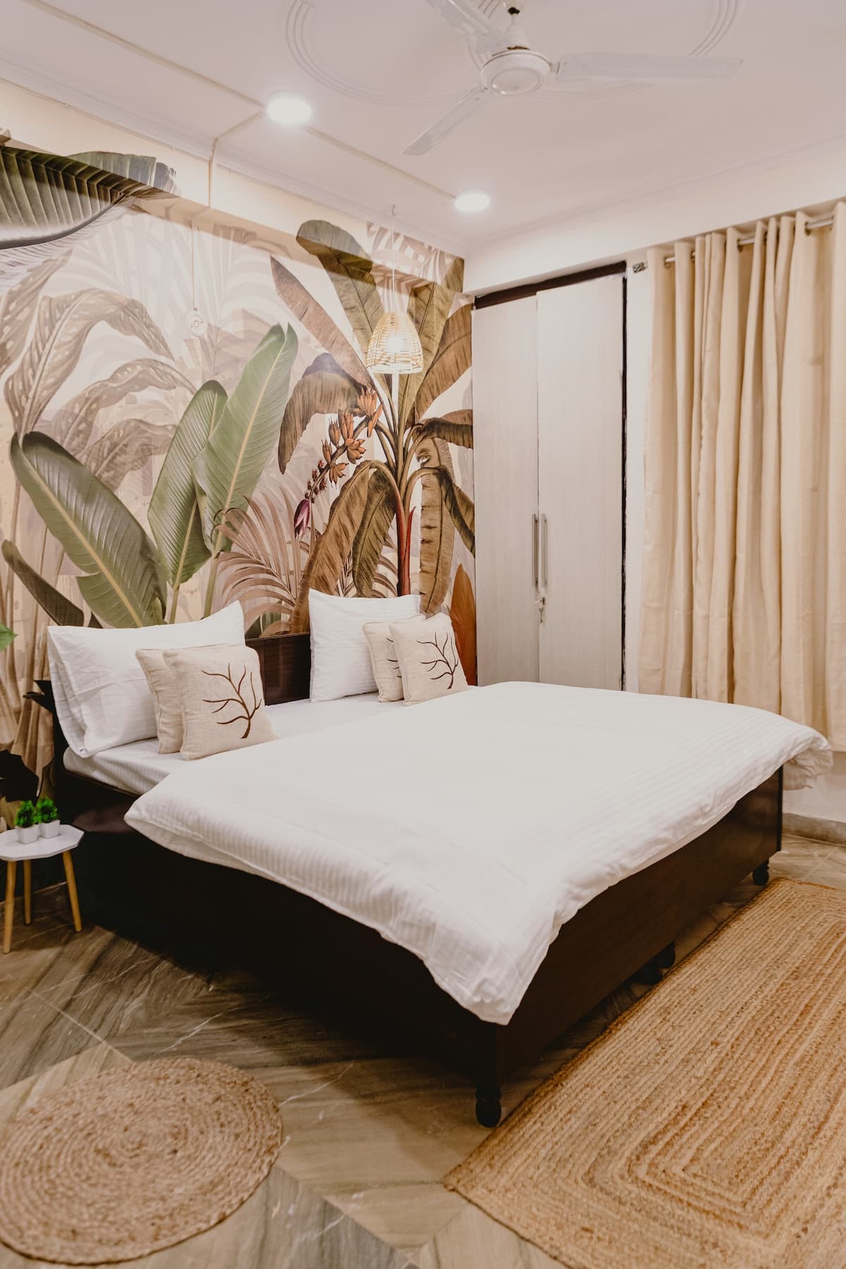 Serene 3bhk In Chattarpur | Near Qutub Minar - Photo 2