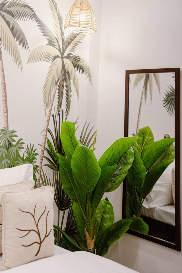 Vibrant 3BHK Oasis in Chhatarpur - Photo 4